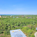 Cospudener See - Blick von Aussichtsturm auf der Bistumshöhe über Idefix´Abenteuerland zum Zwenkauer See