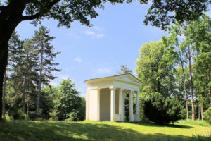 Antentempel am Parkteich in Dölitz-Dösen