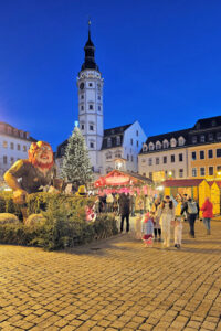 Märchenmarkt Gera mit dem Rathaus