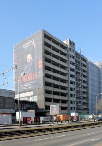 Ehem. Verwaltungsgebäude VEB Chemieanlagenbau Leipzig (Demontage der Fassade, Februar 2018)