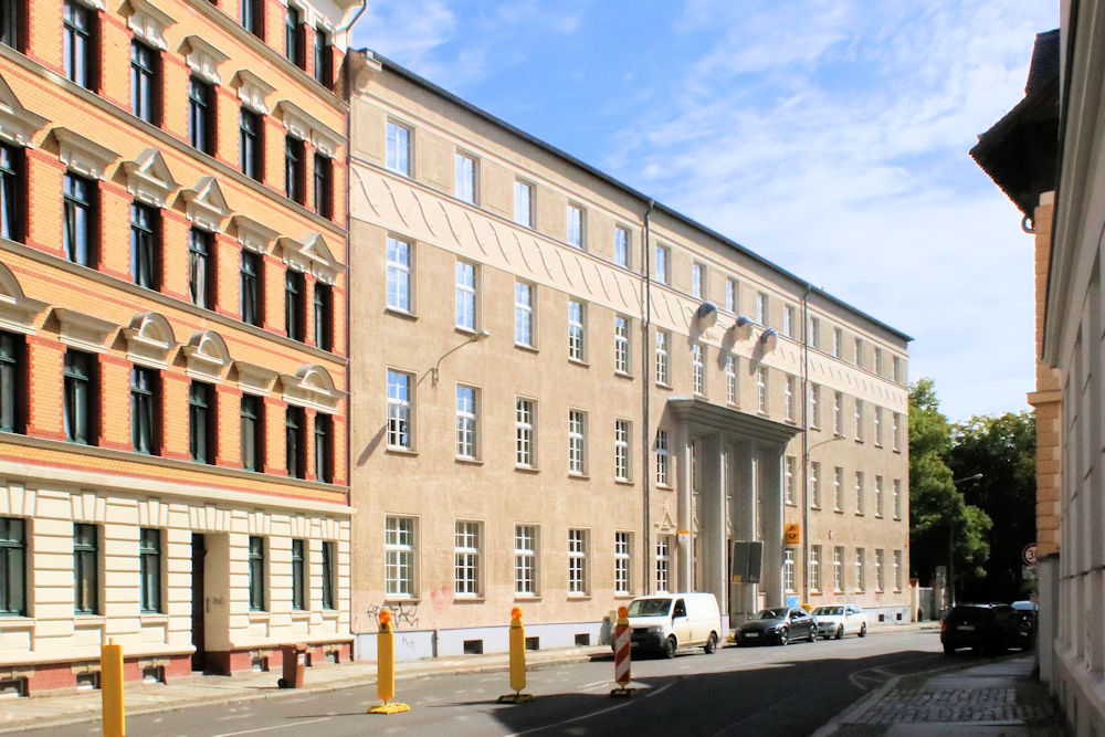 Postgebäude in NeustadtNeuschönefeld (Stadt Leipzig) › Artikel