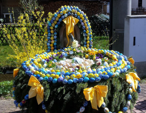 Osterbrunnen Am Anger in Langenwetzendorf