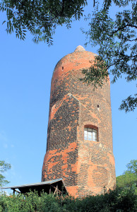 Der Rote Turm am Rittergut Pouch