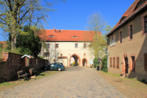 Äußeres Torhaus des Klosters Wechselburg