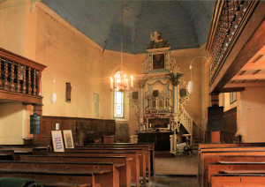 Altar in der Kirche in Zweimen