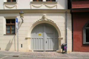 Portal am Wohnhaus Große Märkerstraße 5 in Halle (Saale)