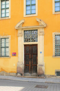 Portal am Christian-Wolff-Haus in Halle (Saale)