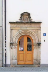 Portal am Wohnhaus Rannische Straße 9 in Halle (Saale)