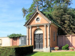 Grufthaus auf dem Friedhof Hohenlohe