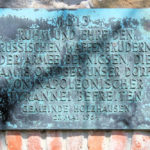 Gedenktafel Völkerschlacht an der Kirchhofmauer Holzhausen