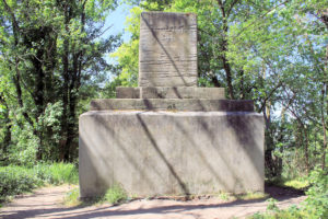 Kolmbergdenkmal bei Holzhausen