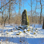 Knauthain, Gedenksteine