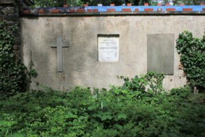 Grabplatte für Roderich Benedix auf dem Alten Johannisfriedhof in Leipzig