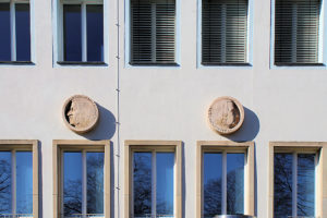 Bildnismedaillons am Anatomischen Institut der Universität Leipzig in Leipzig