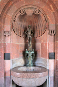 Brunnen "Badendes Mädchen" Leipzig