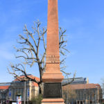 Zentrum, Eisenbahn-Obelisk