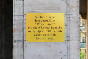 Gedenktafel für die erste Gehörlosenschule in Deutschland in Leipzig
