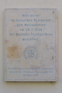 Gedenktafel für die Gründung des Deutschen Fußball-Bundes (DFB) in Leipzig