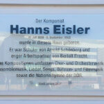 Zentrum-Ost, Gedenktafel Hanns Eisler