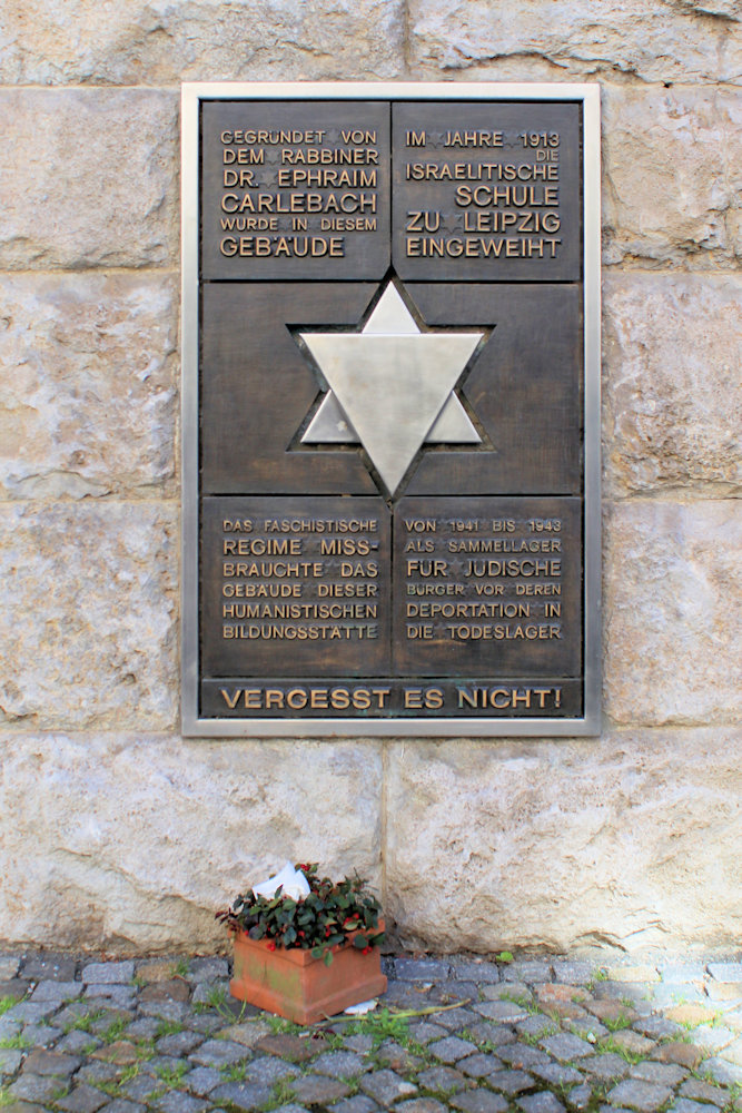 OriginDesigned Gedenktafel Für Tochter – Gravierte Plakette Mit Stab (Gold, Silber Oder Schwarz/Weiß)