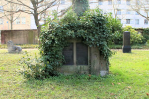 Grabmal für Dr. Carl Bruno und Margarethe Tröndlin auf dem Alten Johannisfriedhof in Leipzig