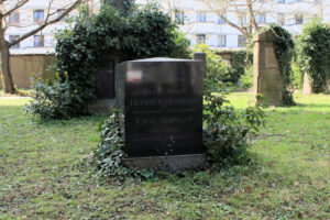 Grabmal für Heinrich und Emmy Hermann auf dem Alten Johannisfriedhof in Leipzig