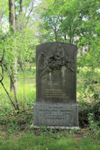 Grabstein für Johanne Wagner-Geyer und Rosalie Maibach auf dem Alten Johannisfriedhof in Leipzig