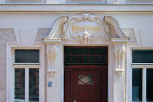 Portal des Wohnhauses Lange Straße 12 Leipzig