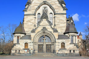 Portal der St. Michaeliskirche in Leipzig