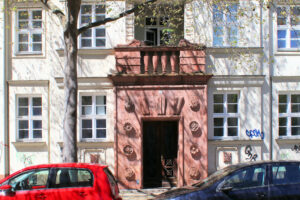 Portal am Wohn- und Geschäftshaus Karl-Rothe-Straße 17 Leipzig