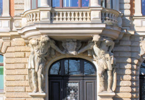 Portal des Wohnhauses Stephanstraße 18 in Leipzig