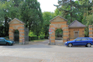 Toranlage des ehem. Neuen Johannisfriedhofs in Leipzig (Friedenspark)
