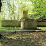 Lützschena, Grabdenkmal „St. Georgenkreuz“