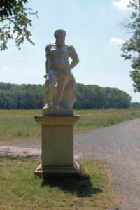 Herkulesstatue im Schlosspark Lützschena