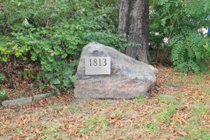 Gedenkstein „Massengrab der Völkerschlacht bei Leipzig 1813“ in Markkleeberg-Ost