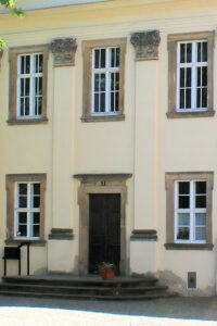 Portal der Domkurie „In acie ambitus“ in Merseburg