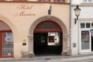 Portal Marienstraße 12 in Naumburg