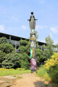 Gießerstele mit St. Barbara in Plagwitz