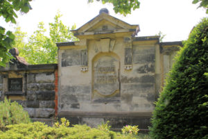 Grabmal der Familie Harnapp auf dem Friedhof in Plagwitz