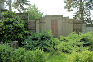 Grabmal der Familie Hoppe auf dem Friedhof in Plagwitz