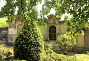 Grabmal der Familie Leipnitz und Paul Hübner auf dem Friedhof in Plagwitz