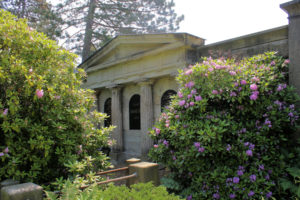 Grabmal der Familie Emil Schirm auf dem Friedhof in Plagwitz