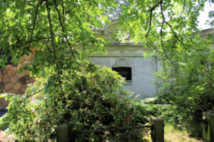 Grabmal von Zahn auf dem Friedhof in Plagwitz