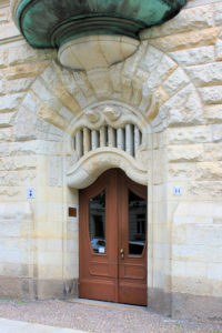 Portal des Wohnhauses Johannisallee 11 in Reudnitz-Thonberg