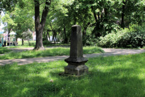 Grabmal für Johann Grießbach und Familie auf dem ehem. Oberen Johannisfriedhof in Zeitz