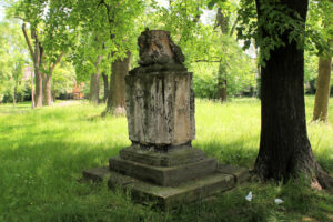 Grabmal auf dem ehem. Oberen Johannisfriedhof in Zeitz