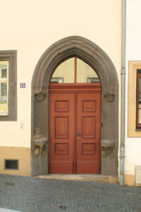 Portal am Wohn- und Geschäftshaus Messerschmiedestraße 15 in Zeitz