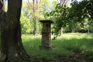 Grabmal auf dem ehem. Oberen Johannisfriedhof in Zeitz