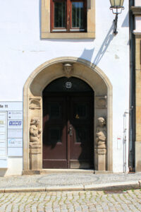 Portal am Wohn- und Geschäftshaus Brüderstraße 11 in Zeitz
