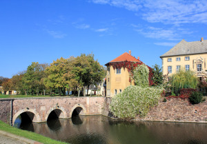 Wasserburg Ostrau, Schlossbrücke